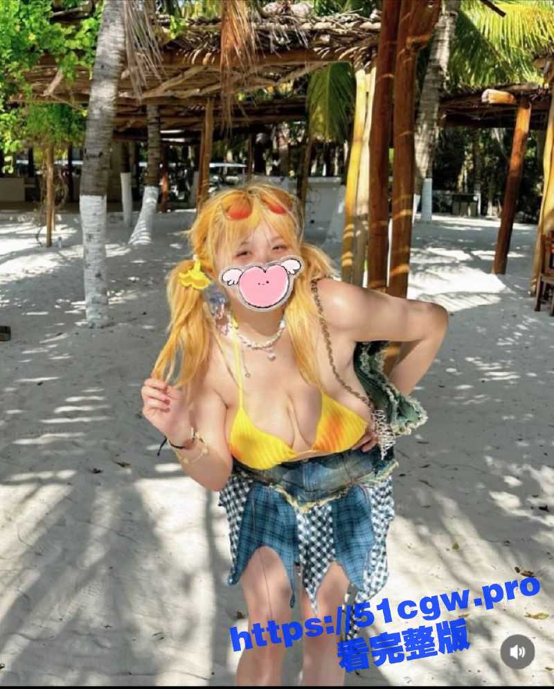 陕西极品巨乳 王馨悦 小小年纪已然是万人骑小母狗 两颗大奶堪称人形飞机杯！