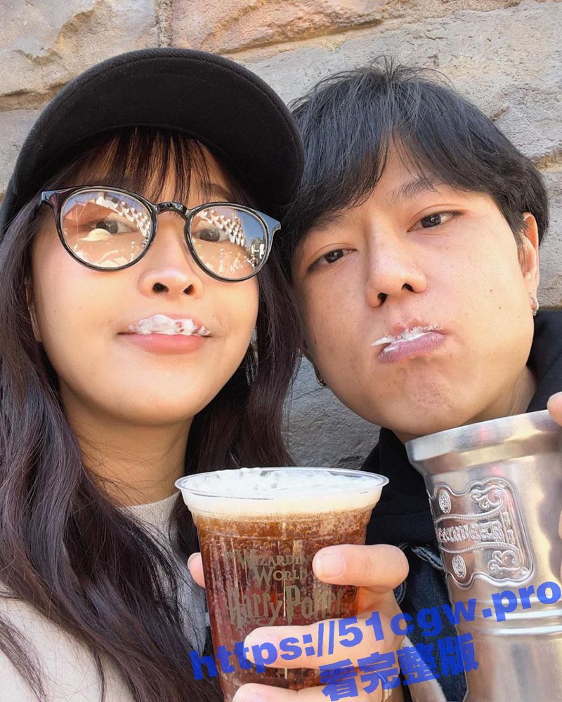 人气反差女网黄 deerlong 私拍 电动小马达激烈骑乘 把男友榨出白浆骚气十足 真是上好炮架啊