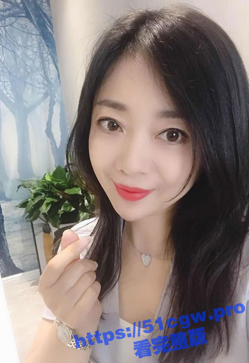 超有气质的已婚人妻少妇 喝的烂醉后饥渴难耐网上约炮 在酒店的床上任人狂操！