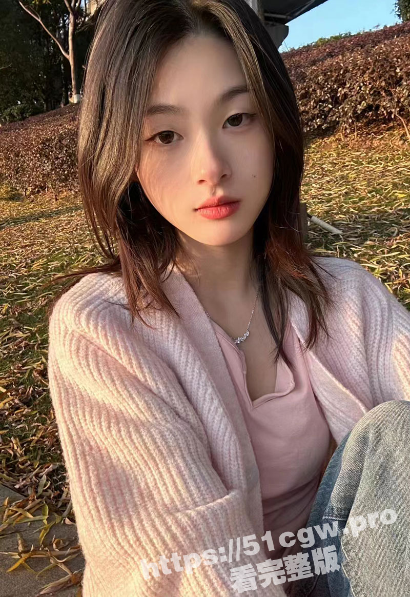 极品美少妇婚后仍与前任藕断丝连 老公发现手机里的吃鸡性爱视频 还是在自家大床上 一怒之下将其全网曝光！