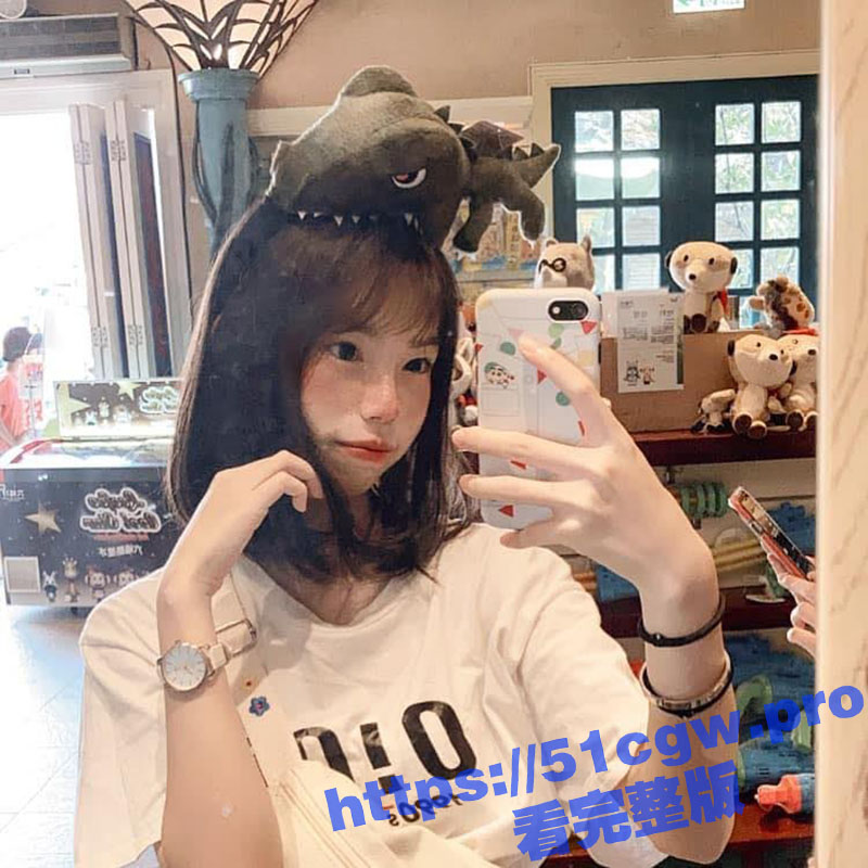 职业学校的校花 蜂腰翘臀卡哇伊小姐姐 被校男友强拍做爱过程 视图流出全校都疯传