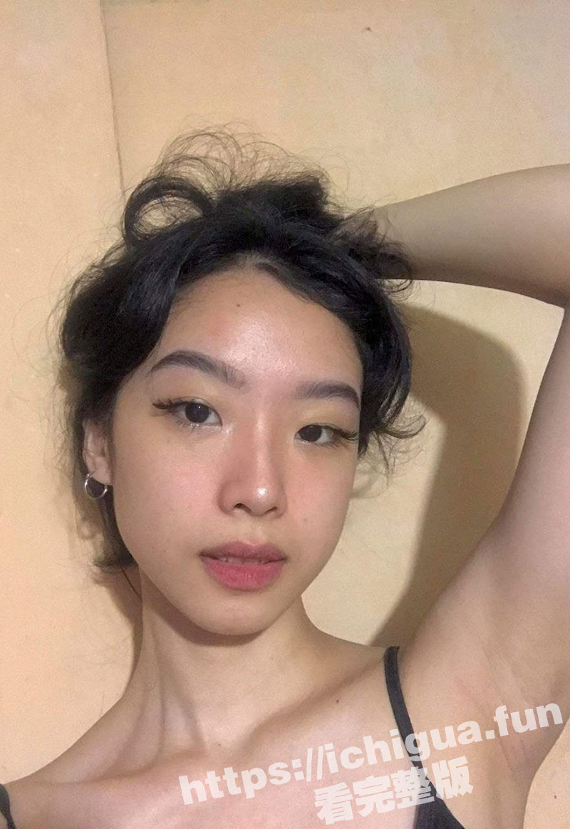新加坡高颜值巨乳嫩妹 惨遭渣男泄密曝光！这一对挺翘的奶子看的真想上去抓一把！