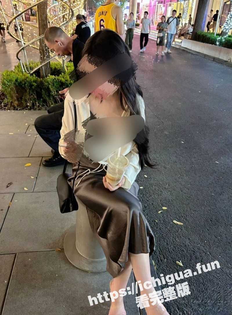 海角大神 亲弟弟忍不住操了自己的亲姐姐 黑丝美腿装睡挨操！