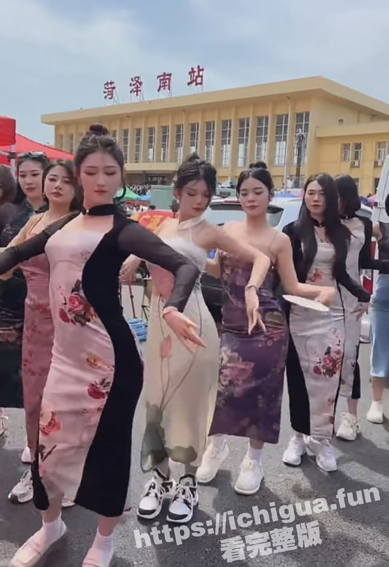郭有才全网爆火后 菏泽火车站便成妖魔鬼怪群魔乱舞的聚集地 网友制作视频嘲讽！
