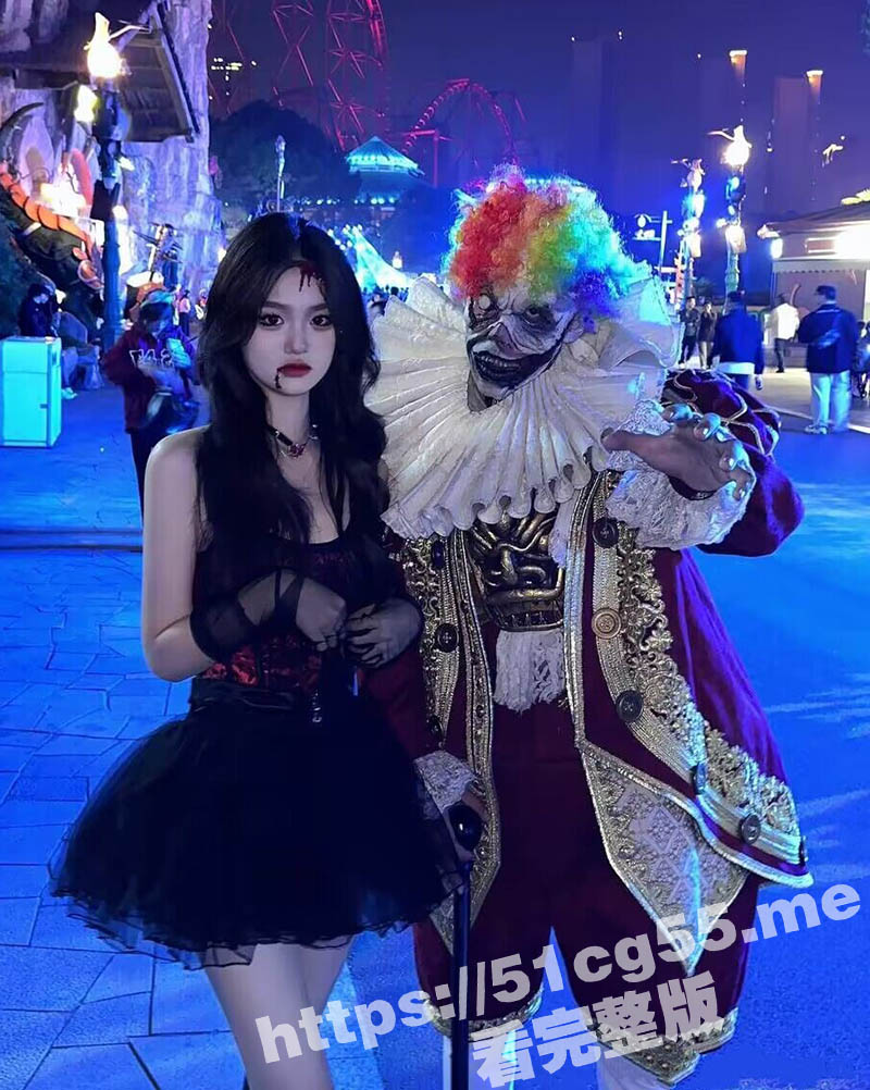 超高颜值的甜美系美眉 和男友啪啪各种玩弄乖巧配合 没想到自拍视频竟然被渣男卖出 咱们来一炮眼福