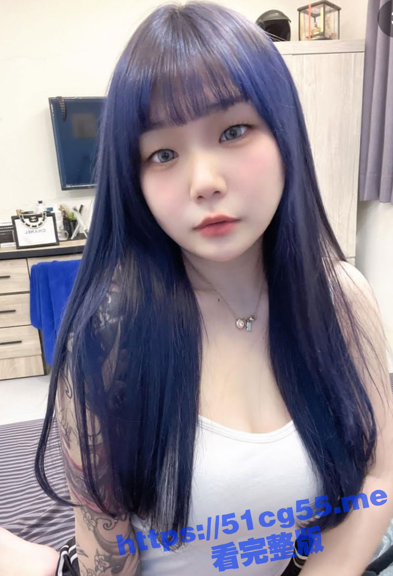 台湾巨乳纹身精神小台妹 为网恋对象录制的自慰扣穴等不雅小视频被全网流出！