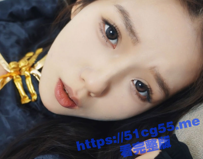 极品女coser 灵灵 参加漫展回家时被劫匪迷晕！被劫匪绑在椅子上与架子上玩弄全身！