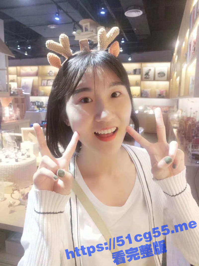真实大学生反差婊李彤儿 与高琦性爱私拍泄密流出 翘臀长腿的极品骚货 被啪啪猛操粉穴 完美露脸