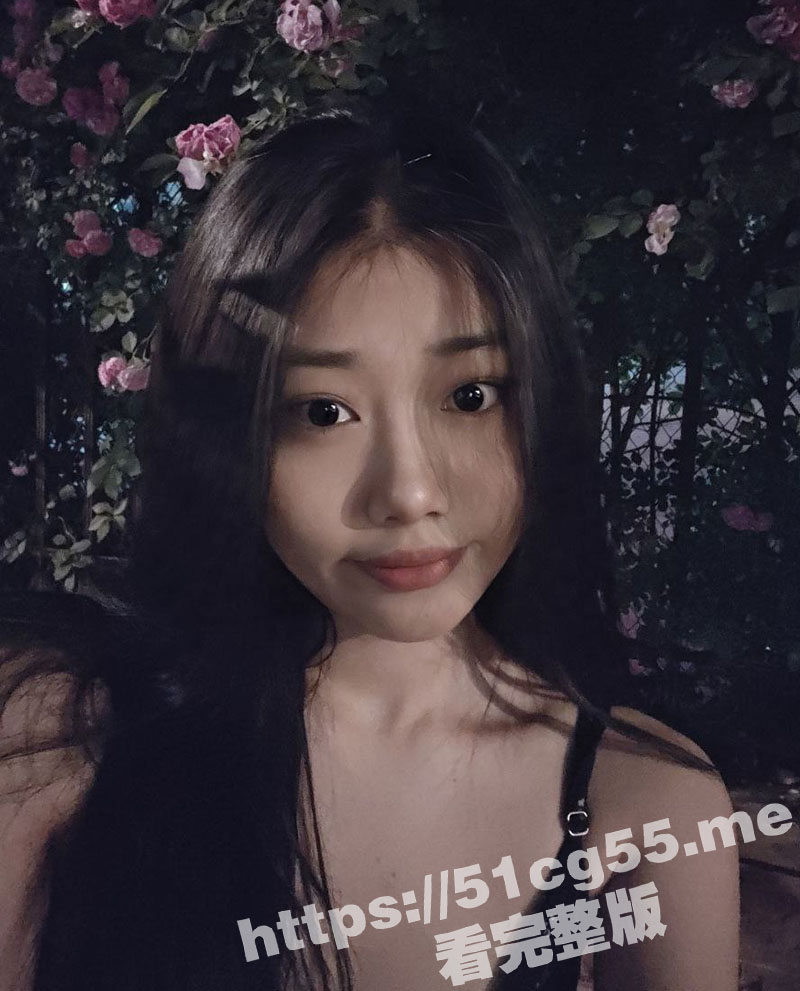 山东枣庄清纯女神 张冉 和男友裸聊视频曝光 展示紧致粉嫩的诱人小蜜穴 全身每一处地方都是极品粉嫩啊