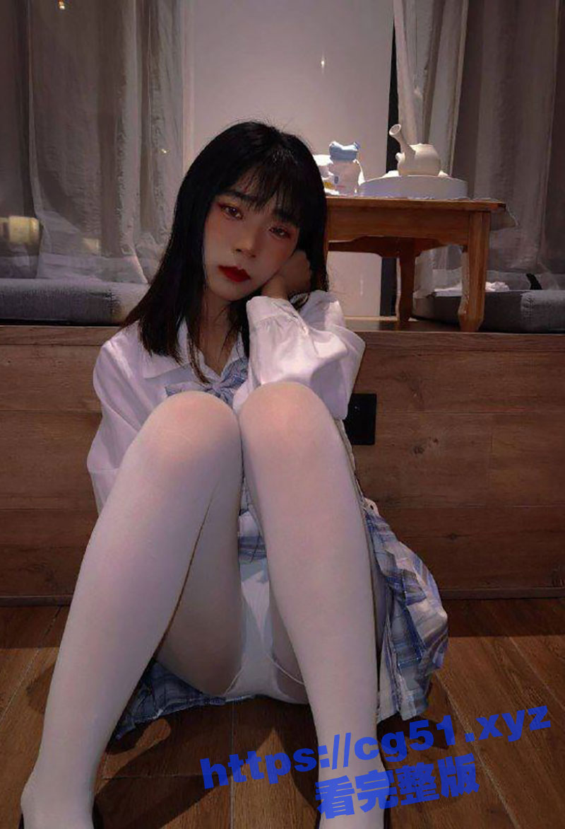 长沙极品反差00后美腿学生嫩妹拍摄私房照后 被摄影师勾搭成功上垒内射！