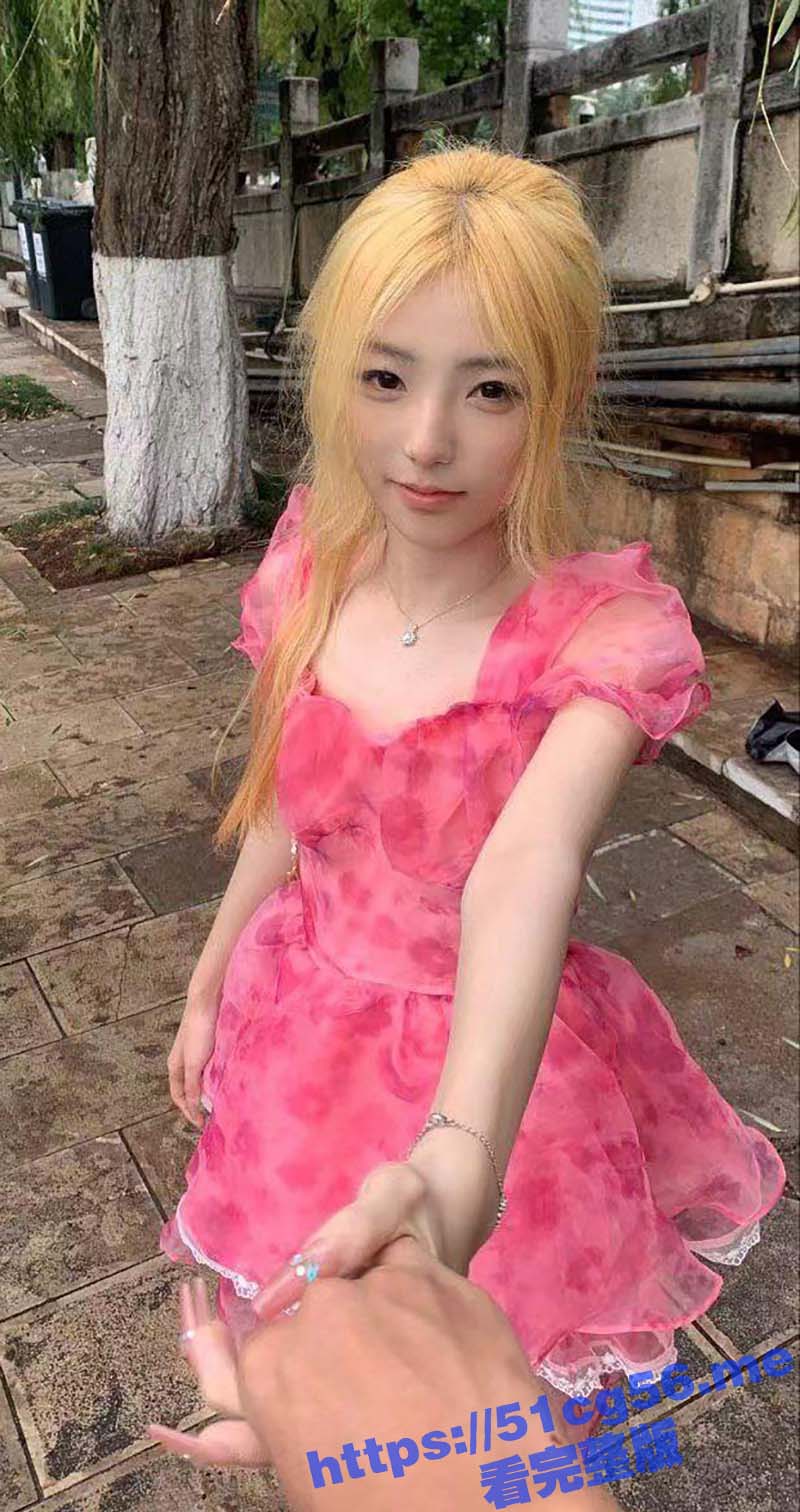 罕见清纯脸蛋极品学生妹 身材苗条小穴粉嫩一线天 穿着jk制服黑丝诱惑 被金主爸爸各种玩暴力抽插