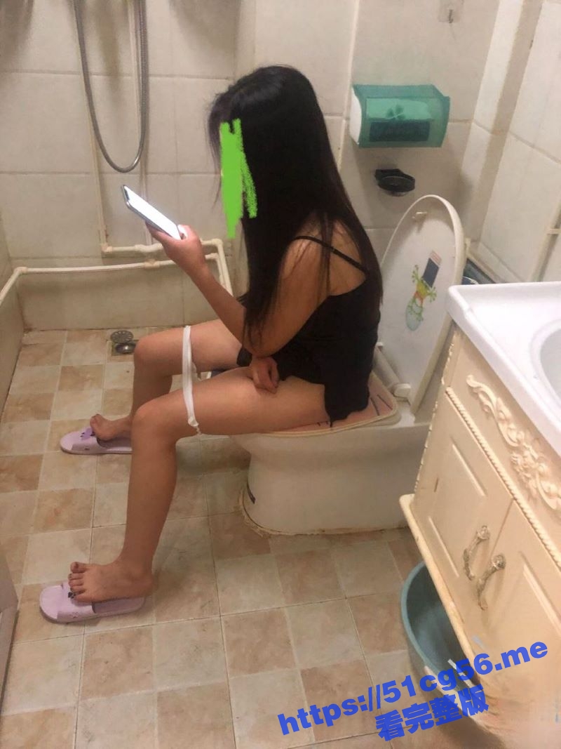 海角大神 与表姐的乱伦生涯 隔着内裤蹭骚逼 都能感觉到淫水泛滥 爆操表姐一起高潮！