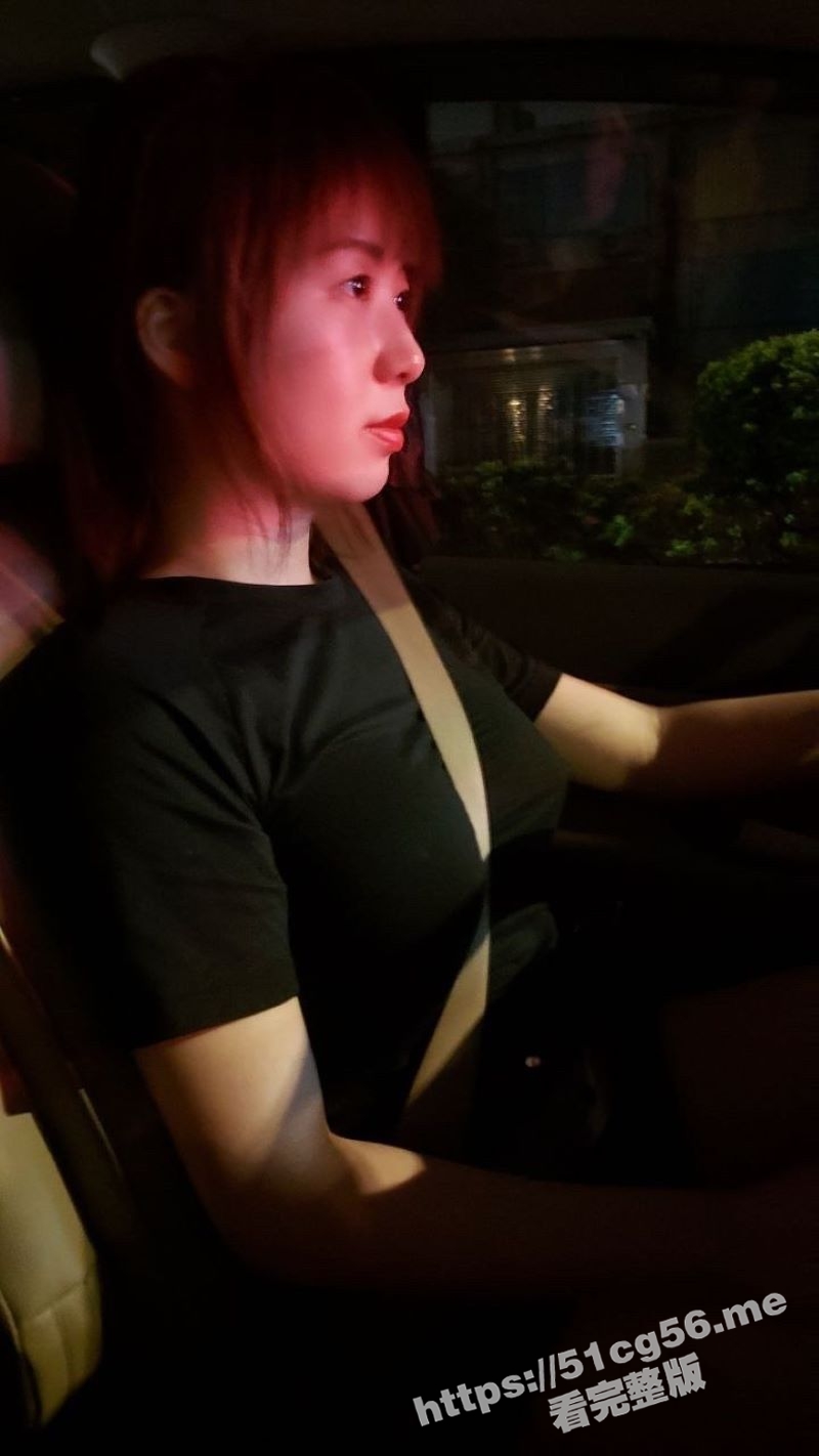 推特博主长相温柔的反差婊 Karin 不雅私拍合集！各种露奶名场面！