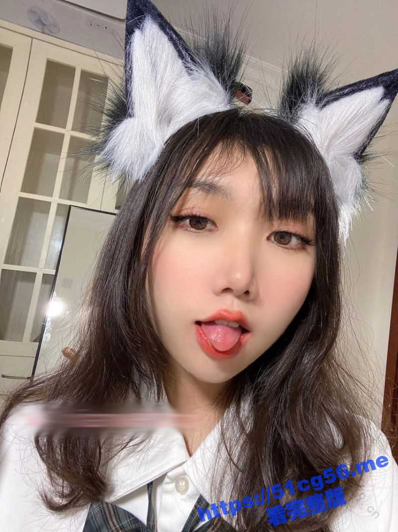 推特网红 仙仙桃 极品身材 完美炮架！穿上黑丝展现足交功底 白虎蝴蝶逼超极品！