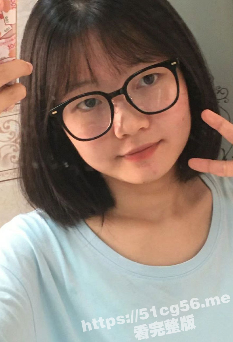 吴江区苏州职业大学眼镜反差婊 白语扦 宿舍私拍全裸夹乳头视频 清纯而又淫荡！