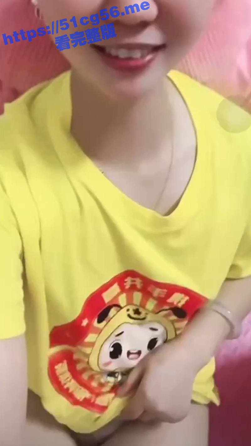 抖音的各路骚鸡整活儿 直播露点走光合集 有些肯定是故意的 直播间都给玩封了 看看有没有你喜欢的女神