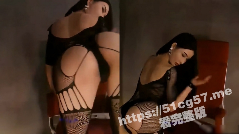 虎牙反差人气女神 桃一 万元定制情趣丁字裤骚舞 露奶露点艳舞挑逗！