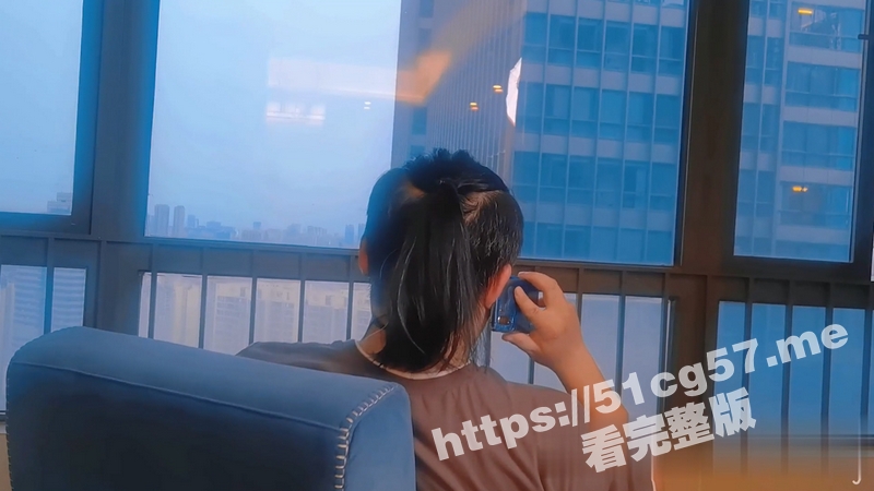 网黄女神 sweetbaby 演绎替父还债的萝莉女儿 性感黑丝JK装 美腿肩上扛着爆操 甚至都操飞起来