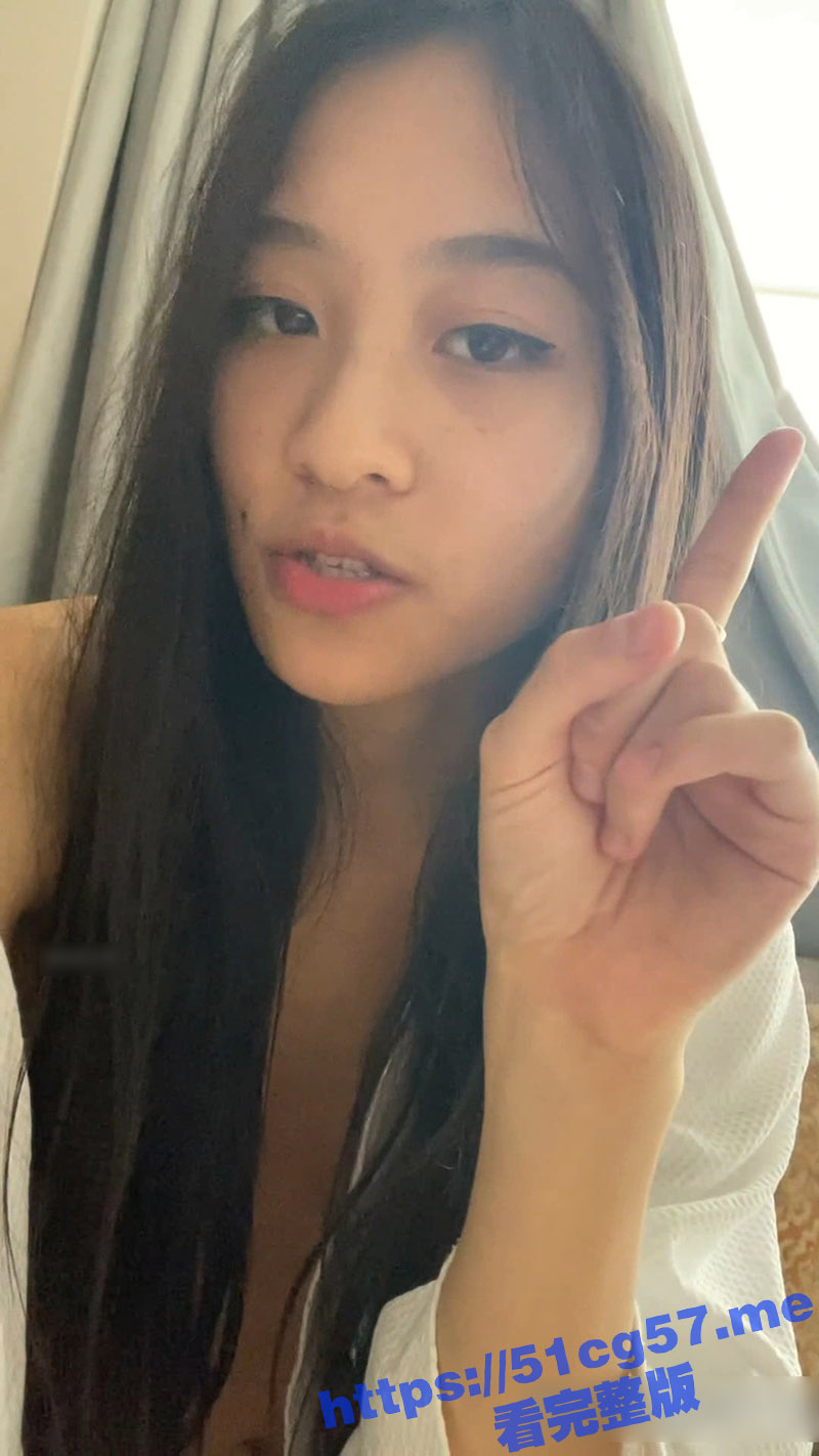 推特极品反差婊 老佩里 最新私拍合集流出 喜欢瑜伽有舞蹈功底的网红 身材极品颜值很高 主动上位表情超销