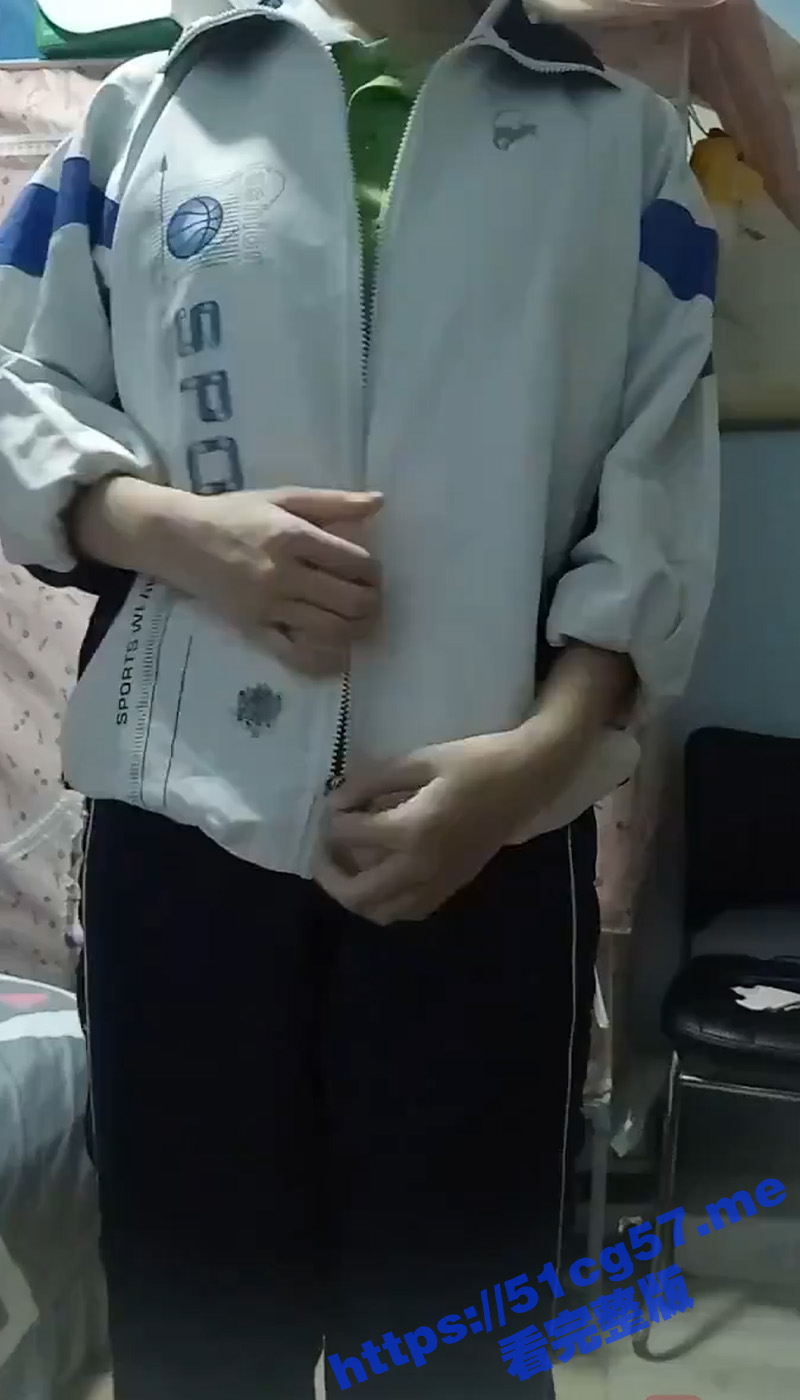 江苏性瘾学生妹 一天不做爱就难受 自拍裸体视频给哥哥看 成熟了的诱人肉体