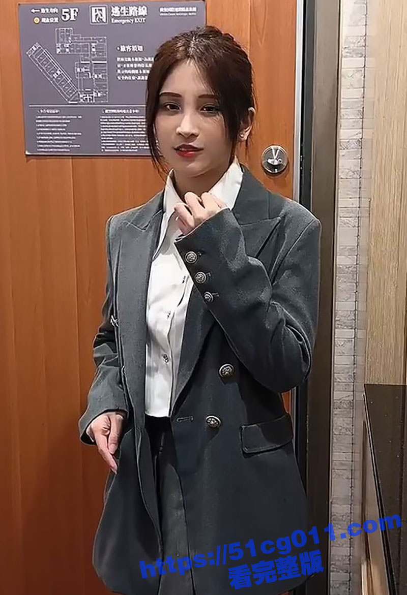 台湾人气模特 艾希 化身母狗献身给金主玩弄 酒店式服务一条龙只为得到金主青睐！