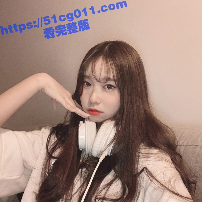 台湾高颜值极品嫩妹 在家自拍性感全裸视频 结果手机被闺蜜乱翻 找出视频直接曝光 台妹果然骚的够劲啊