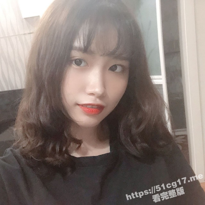 极品大胸学生妹给男友裸拍 骚拍视频泄密流出 妹子很嫩很骚气 玩的就是真实！
