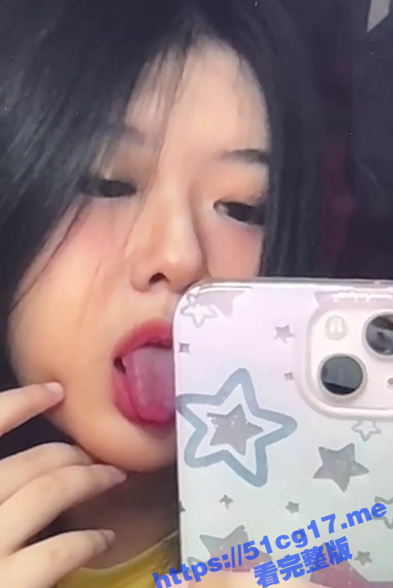 河南 郑州 18岁高颜值美少女 被网友网调 为主人录制打飞机的素材 自慰到喷水的自拍视频
