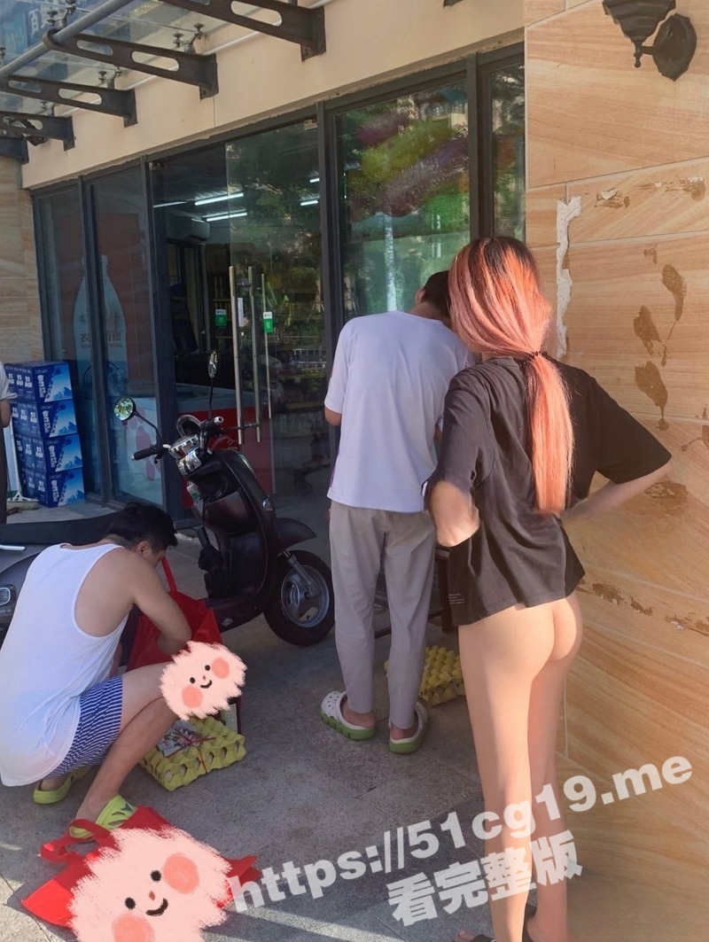 极限露出小骚货 顶级反差女神 娜娜 最新露出挑战 商场地铁人潮中偷偷露出 超级紧张刺激！