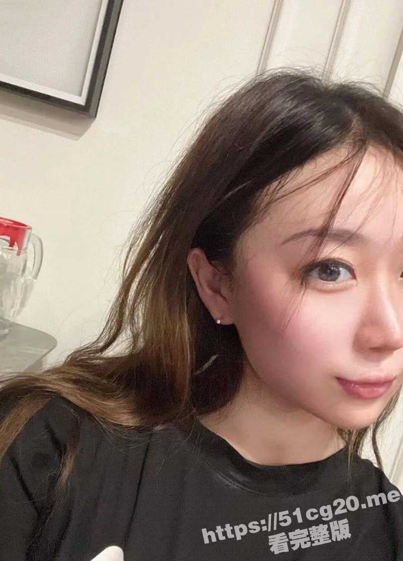 酒吧认识的极品白嫩艺术专业的反差学生妹 喝多了被带到酒店脱光无套后入猛操！