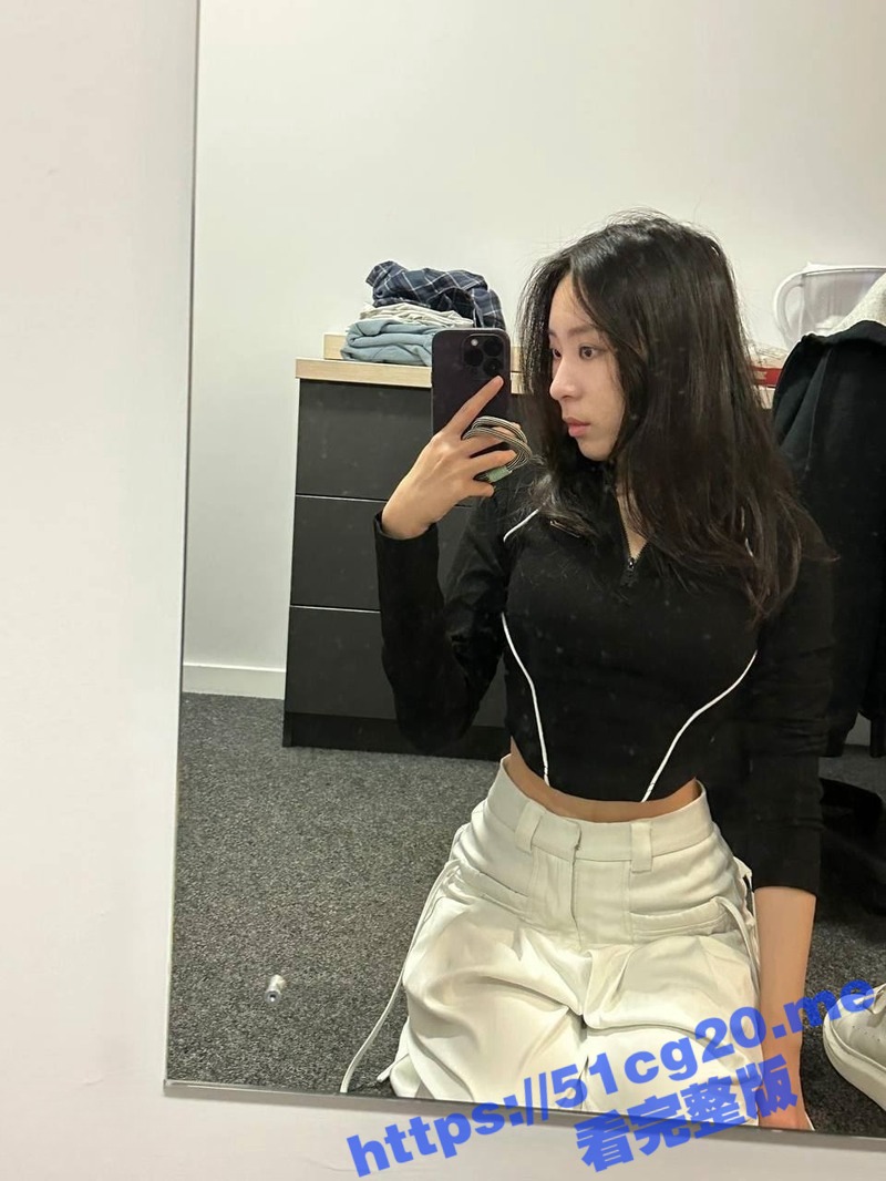深圳某公司 高冷白领御姐女神 王琪 为了上位变身风骚母狗 在酒店被领导抽打无套爆操！