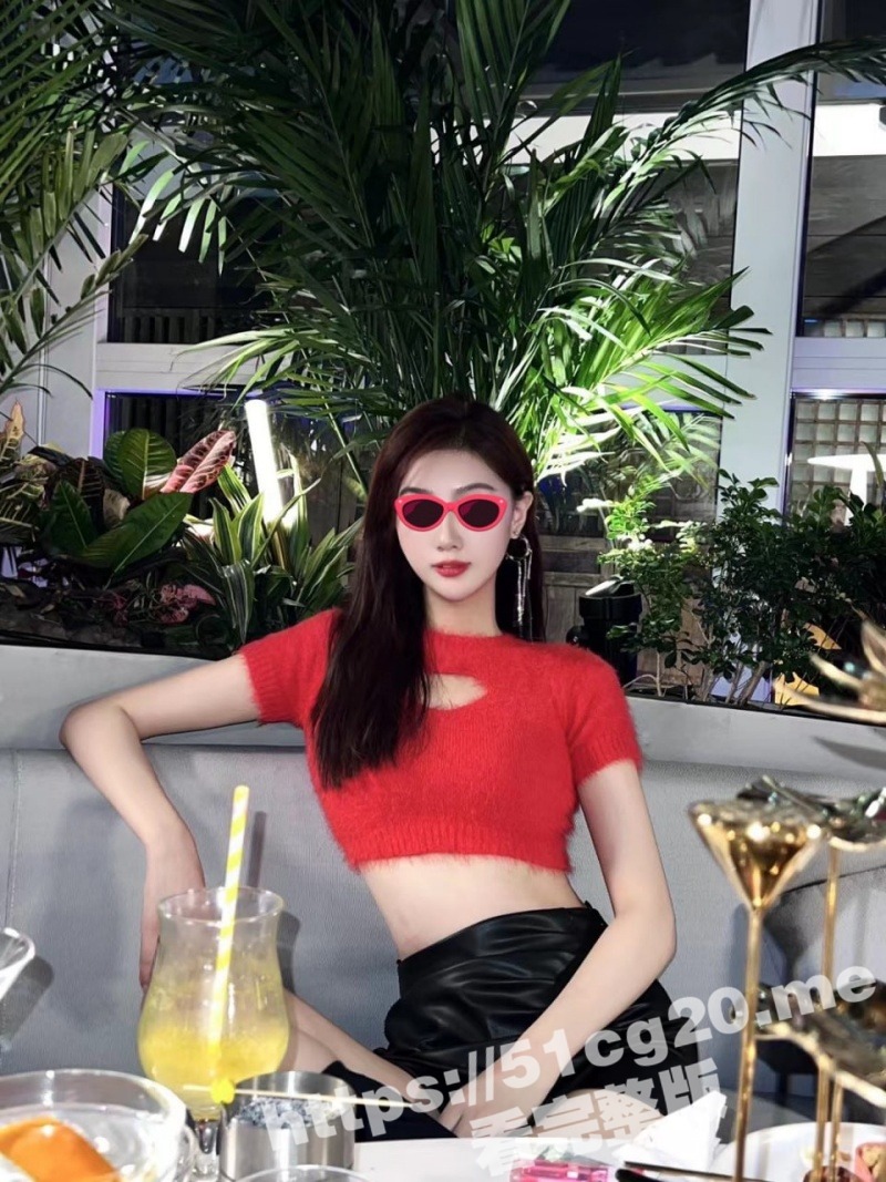 哈尔滨师范大学 校花大奶女神 夏思妍 约炮啪啪 女上位疯狂摇摆榨精视频遭泄密！