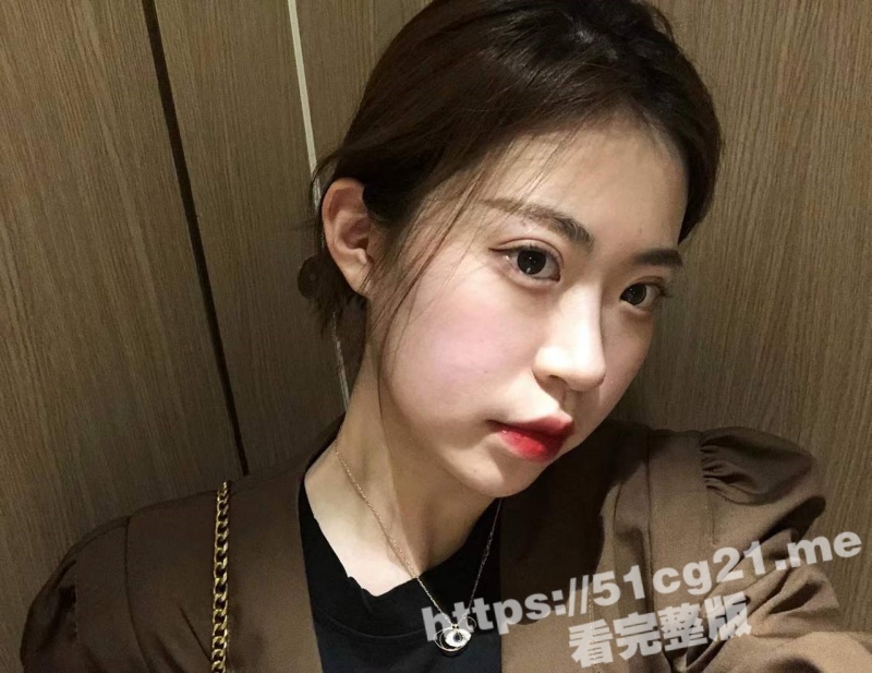 瓜友真实投稿 成都高新区气质学生妹 吴婉静 修电脑时泄露 自慰骚拍淫穴特写视频