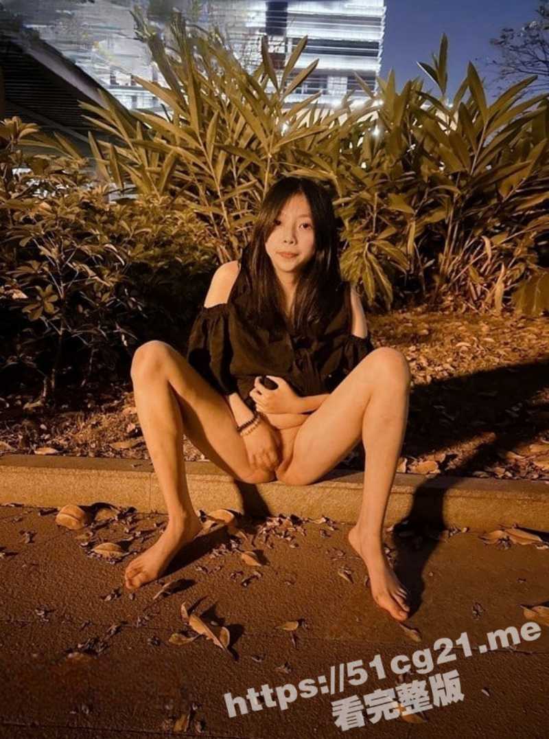 极品白虎逼大学生媛交妹 李婷 被包皮屌变态金主调教 户外露出群P 喝尿舔脚烫烟花 小女孩被玩得遍体鳞伤！