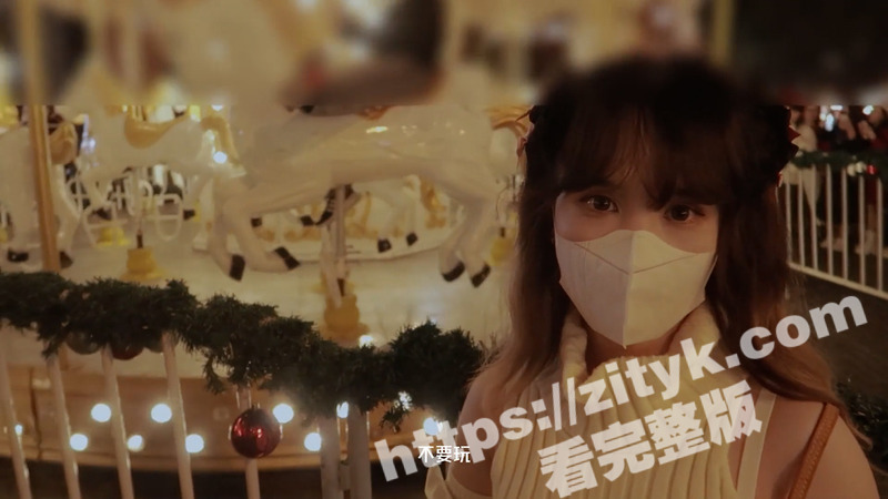 圣诞节甜蜜约会！把双马尾娇嫩美少女带回酒店疯狂做爱 太敏感了 一摸小穴就淫水直流！
