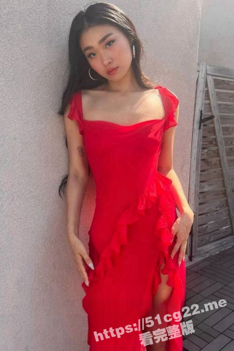 韩国赴美留学生 18岁媚洋婊 Len 在纽约公寓里跪式服务金主 犹如母狗跪舔口交！