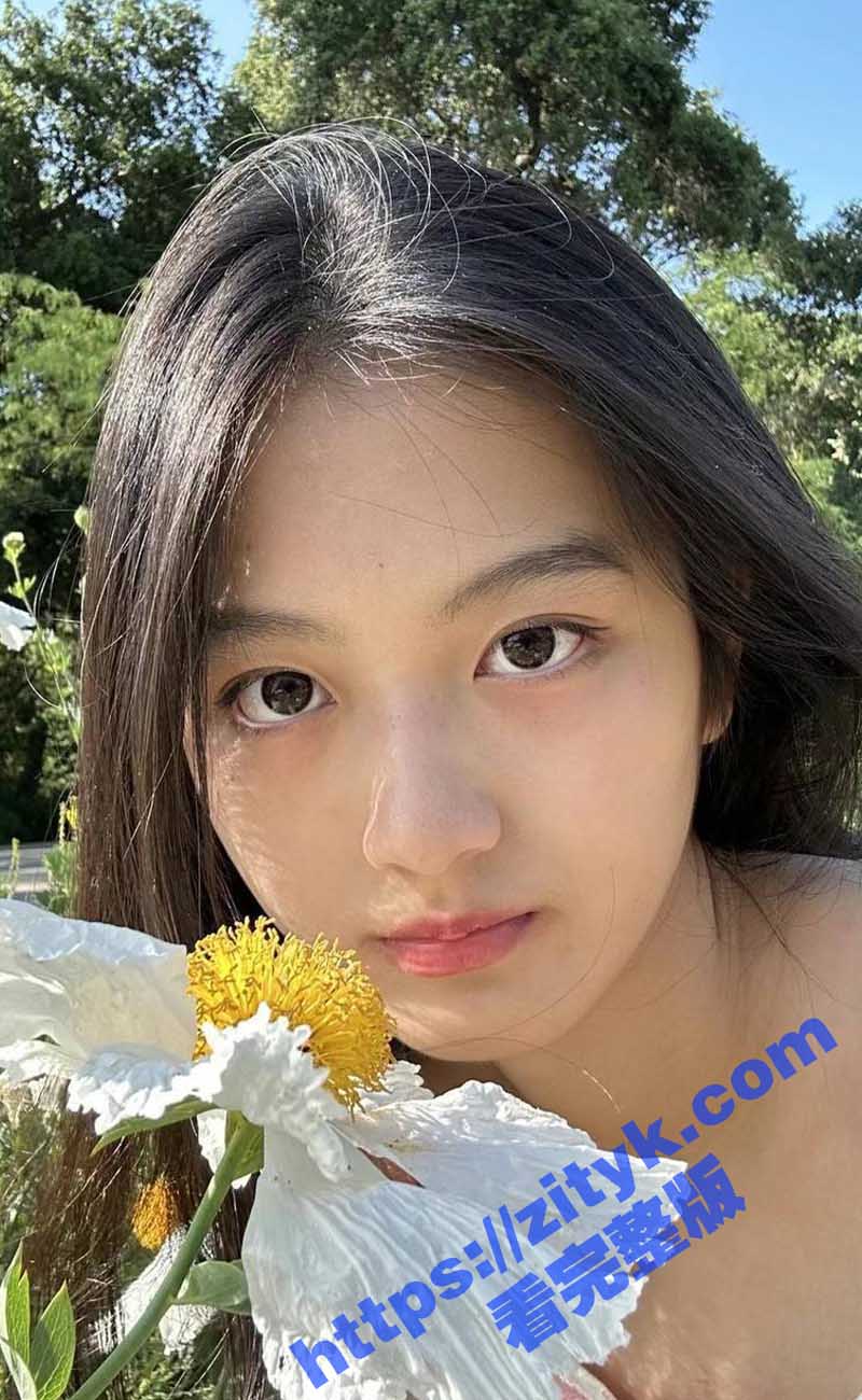 浙江眼镜骚货母狗 秦悦 与男友做爱口交私拍流出 女上骑乘 豪乳挺拔骚出天际