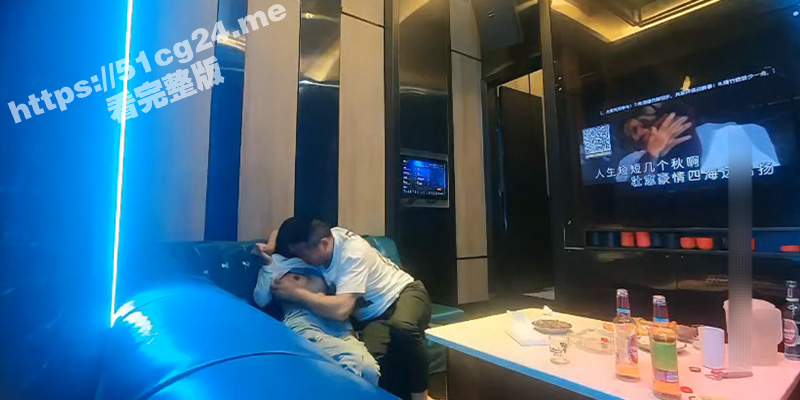激情KTV！大四豪乳学生妹出来兼职 在KTV跟富哥把酒言欢 唱歌饮酒 半醉半醒之际调情脱光深入交流