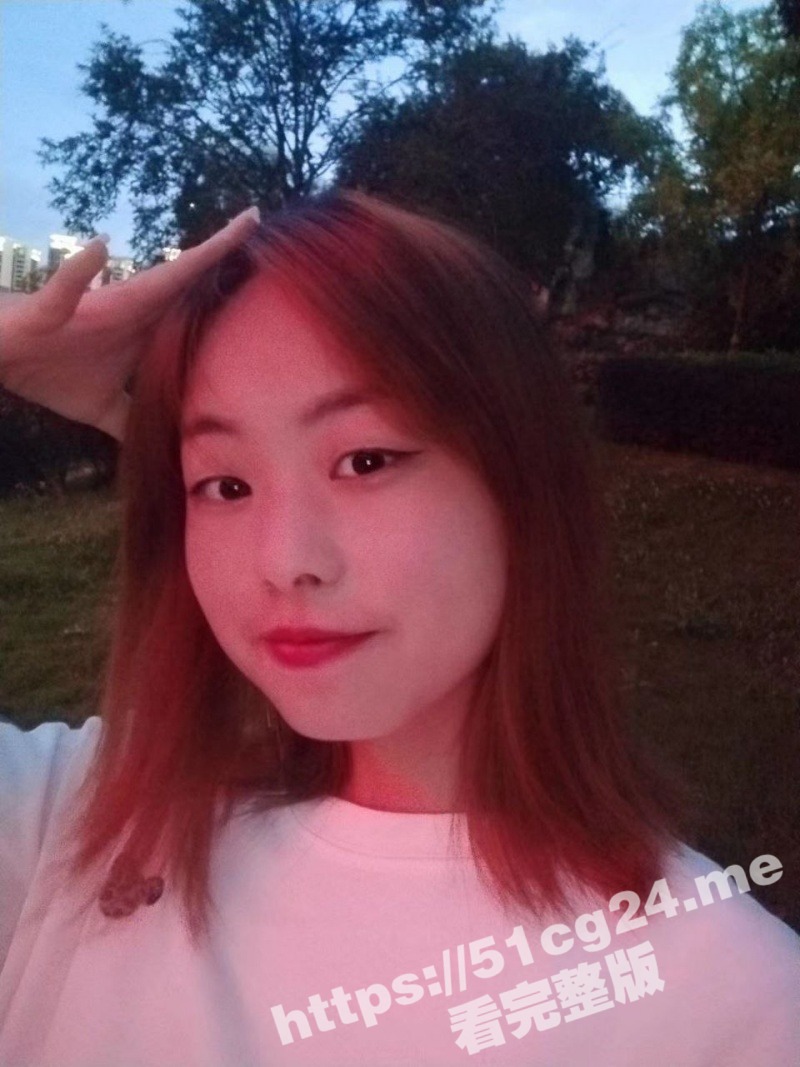 独家曝光！贵阳室内设计女学徒 张薇 出轨偷腥 脸上充满骚气 日常居家自慰 与摄影师爆操！