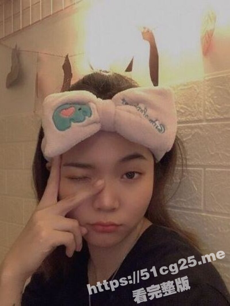 台湾 高颜值清纯反差嗲妹 不愧是台妹 这叫床声音嗲嗲的 就喜欢吃男友的大屌