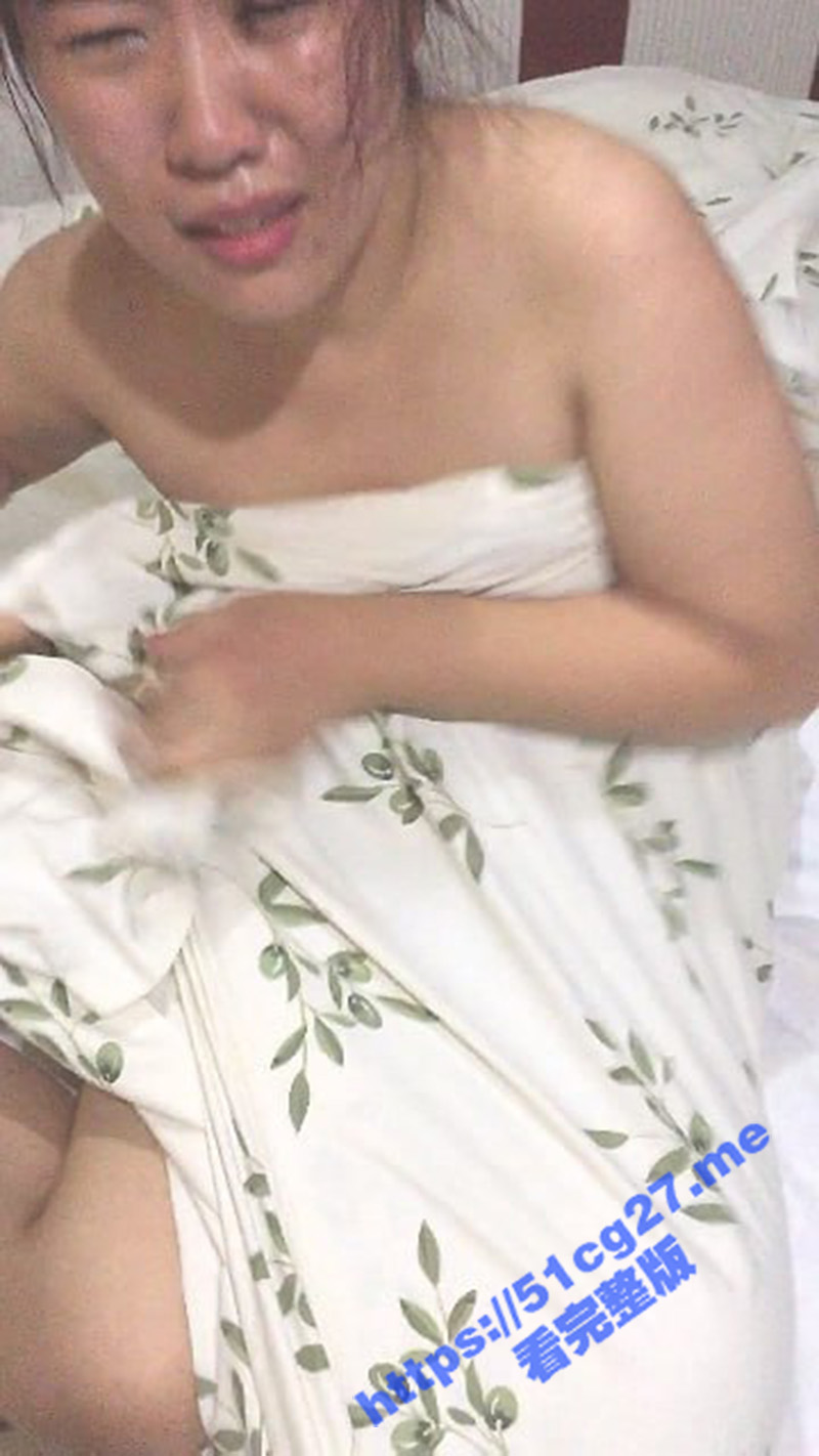 新婚少妇出轨 在外面和野男人偷情 被老公逮个现行责问 怒爆网络泄愤