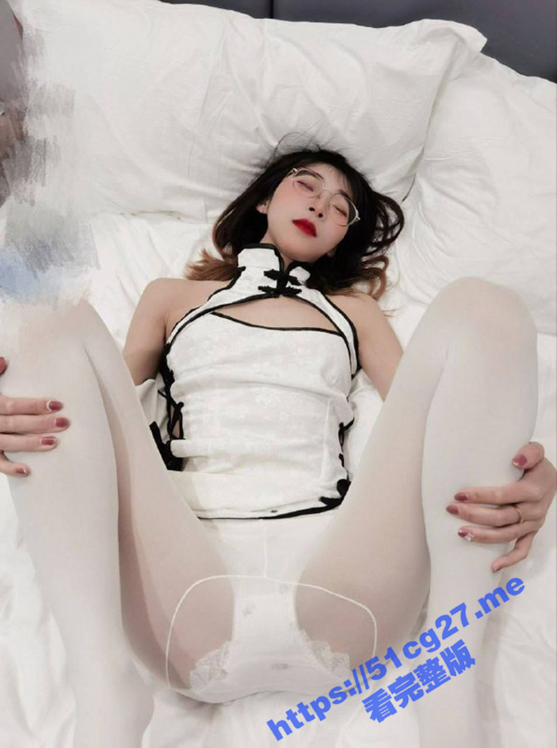 私房拍摄客户有偿约拍长沙妹子拍摄写真 一来二回拍摄勾搭成功上垒操逼