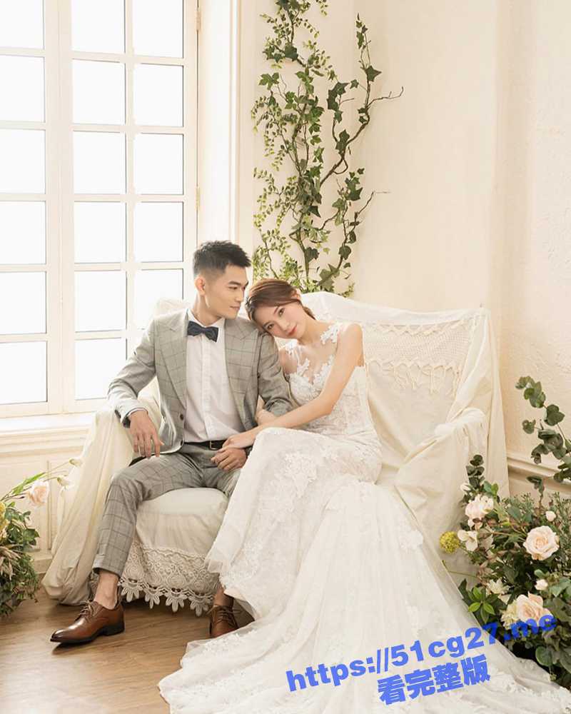台湾刚结婚的极品白嫩小少妇 瞒着老公私下穿上情趣制服自拍自慰视频泄密流出
