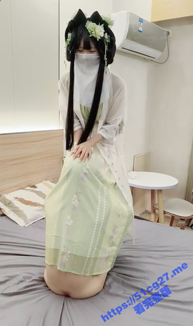 全网疯传 推特知名网红福利姬 可爱女孩 穿汉服约炮粉丝被无套中出自拍付费资源