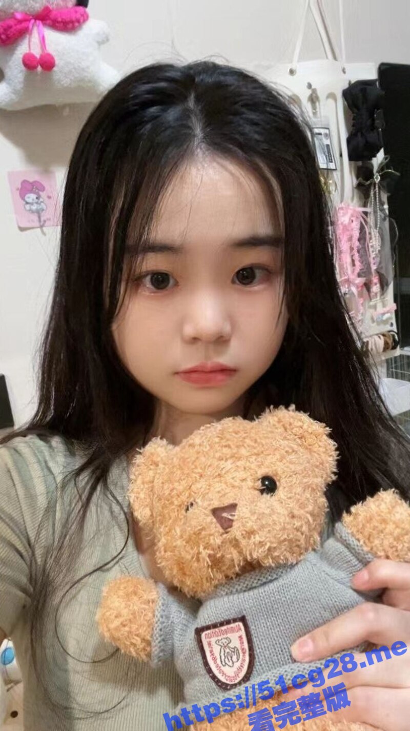 江苏宿迁 某陪玩俱乐部00后巨乳眼镜娘 小小年纪当小三 有对象的情况下和老板私下磕炮！