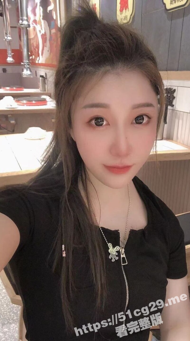 杭州财经大学 在校大四C罩杯御姐母狗 何睿萱 平时高冷女神范没想到私底下这么主动风骚