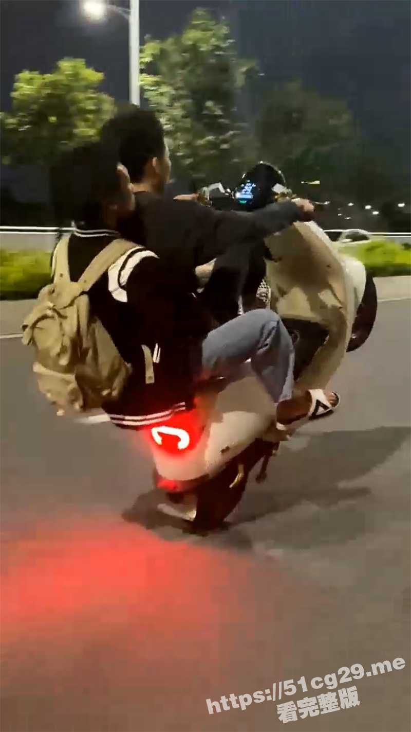 翘头失败合集！不狂还能叫年轻人吗 鬼火少年街头玩机车耍帅作死镜头合集！