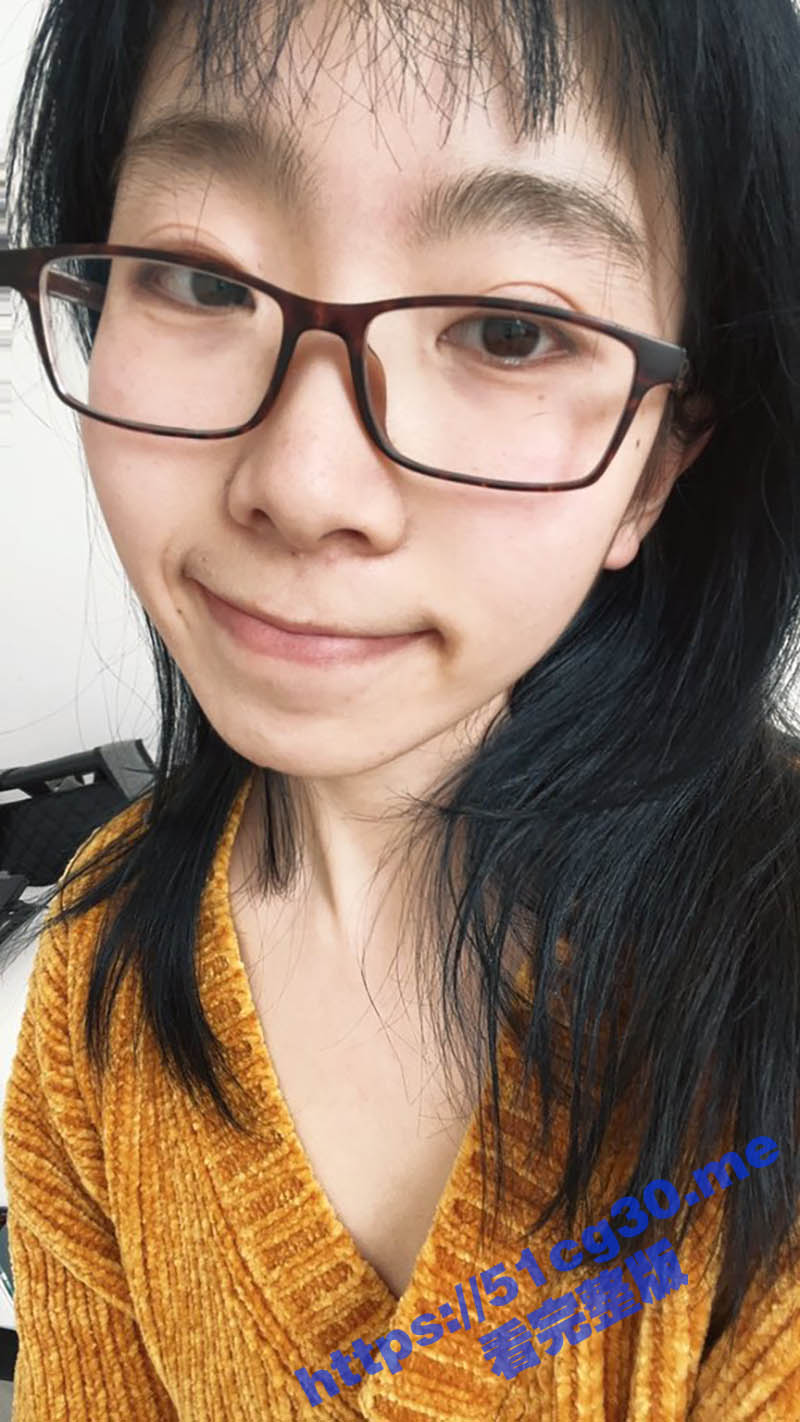 十个眼镜九个骚！外表可爱斯文的眼镜妹 私下里被玩具征服！
