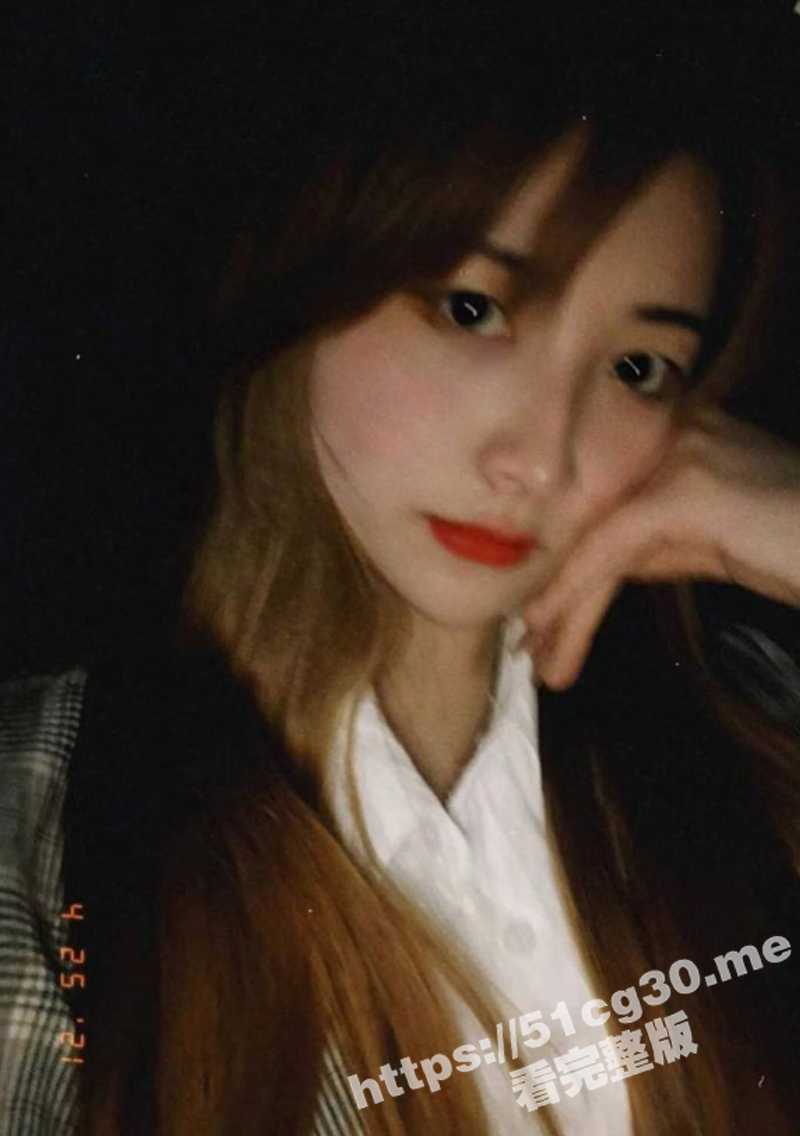 瓜友分享 杭州高颜值前女友 已分手偶尔兴致来了还能嗑一炮 口爆内射 可惜还没调教到位