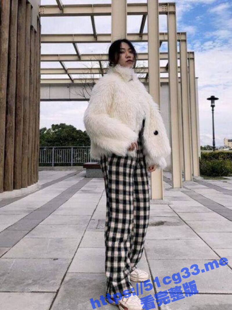 潮汕女神范人妻少妇 杨英华 老公常年在外出差 耐不住寂寞网上聊骚 自慰视频惨遭曝光